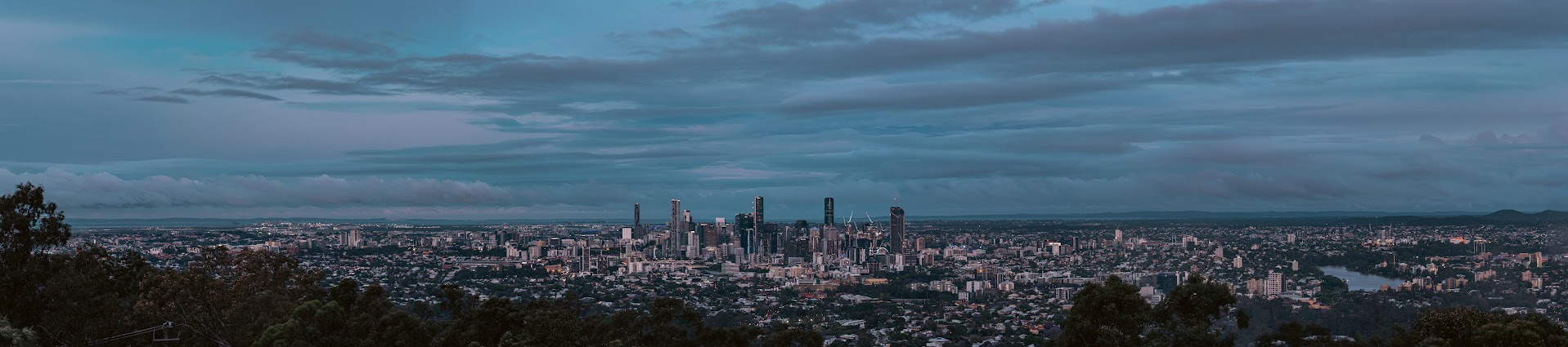 Panoramic view of Brisbane City from Mt Coo-tha